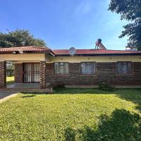 2 bed self-catering cottage -D and S Paradise Home, khách sạn gần Bulawayo Airport - BUQ, Bulawayo