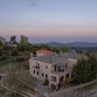 Xenonas Ouranogeiton: Kosmás şehrinde bir otel