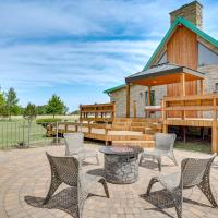 Hornersville Vacation Rental with Private Pond!, hotel poblíž Takaroa Airport - TKX, Hornersville