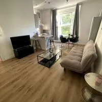 Cosy 3 bedroom flat in Chatham, Hotel in Chatham