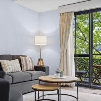 Exclusive Northbridge Apt w Wi-Fi Pool, hotelli kohteessa Perth alueella Northbridge