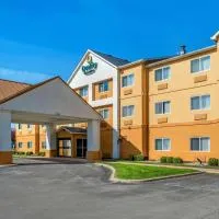 Quality Inn & Suites، فندق في باي سيتي