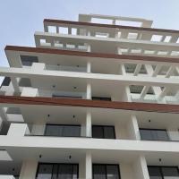 Cozy 3 Bedroom Apartment 300M from the SEA, hotel near Larnaca International Airport - LCA, Larnaka