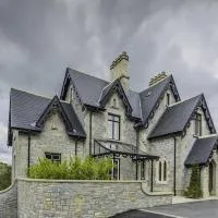 Cae Court Hotel, hotel a Bridgend
