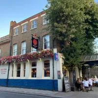 The Red Cow - Guest House، فندق في ريتشموند على نهر التايمز