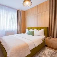 Denis Premium Suite - Private Parking - EV Station - Self Check-in, готель у місті Орадя
