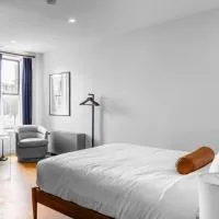 DTWN Bangor, Historic Hotel, Coffee Shop in building, Room # 105، فندق في بانغور