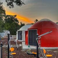 Iglú Gulliver a 6 minutos de la playa en auto, hotel din apropiere de Aeroportul Internaţional Playa de Oro - ZLO, Barra de Navidad