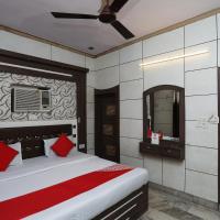 OYO Hotel Vanshika, hotel i Sadar Bazaar, Agra