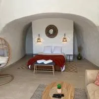 Logement troglodyte tout confort 42 min tgv Paris, hotel a Naveil