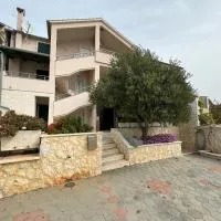 APARTMAN 1 Istočna Gomilica، فندق في تيسنو