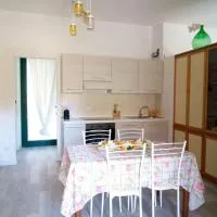 Casa Tiare' 74a - Al centro posizione tranquilla vicino mare, hotel a Silvi Marina