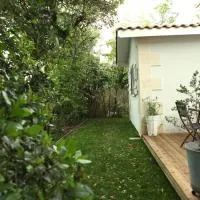 Villa Petit Caprice - Piscine privée au calme dans jardin arboré, hotel din Lanton