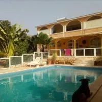 La Maison Jaune, hotel en Poponguine