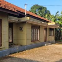 Holiday Bungalow for rent, Inuvil, Jaffna, hotel in zona SLAF Palaly - JAF, Uduvil