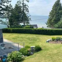 White Rock Beach getaway, hotel en White Rock