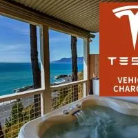 Amazing Oceanview 2 bedroom Oceanfront! by OceanviewHotTubs Shelter Cove, CA Tesla EV Station، فندق في Shelter Cove