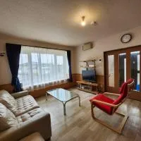 蒼い家温泉付貸別荘Cozy Blue House Onsen Hot Spring、Shikyūのホテル