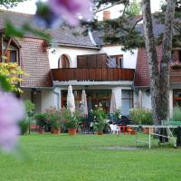 Hotel Kentaur, hotel di Balatonszeplak - Ezustpart, Siofok