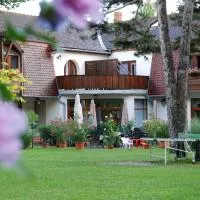 Hotel Kentaur, готель у Шіофоку