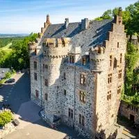 Burghotel Staufenberg, hótel í Staufenberg