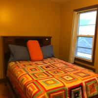 Room to stay in, hotel din South Ozone Park