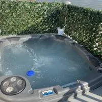 The Wardens Hideaway - Tattershall Lakes Country Park, hotel em Tattershall