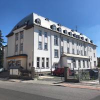 Grandhotel Nový Bor: Nový Bor şehrinde bir otel