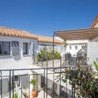 Domu Qirat - Authentic Rooms with Private Terraces, Hotel in Tortolì