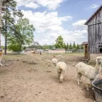 벨 에어에 위치한 호텔 Watch Deer from a Farm Cottage