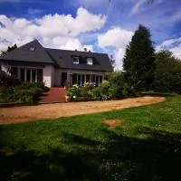 Les Logis de Catherine et Serge, hotel in Genêts