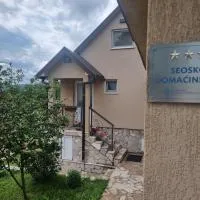 Seosko domaćinstvo Đed Radoš, hotel em Nikšić