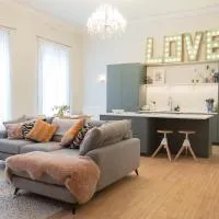 The Ballroom - Huge Apartment in Lichfield City Centre, hotel v destinaci Lichfield