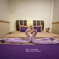 Take Guesthouse 1, ξενοδοχείο στο Jambi