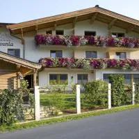 Hotel Garni Bavaria, hotel di Ellmau