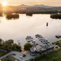 Marina Labe, hotell i Píšťany