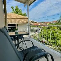 Captain Christos Family Garden House: Lefkimmi şehrinde bir otel