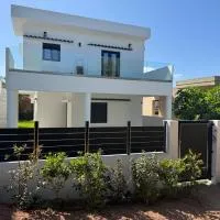Villa Achilleas by the sea, hotel em Anavissos