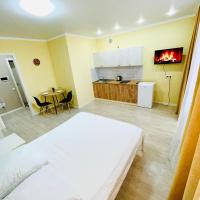 1-комнатная комфортная кухня-студия со всеми удобствами, hotell i nærheten av Kostanaj lufthavn - KSN i Kostanay