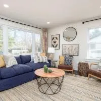 Downtown Brevard, Franklin Park & College - Updated 3bd 2ba home, Pets ok, hotel sa Brevard