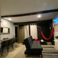 Cozy and comfortable apartment, hotel near Olaya Herrera Airport - EOH, Medellín