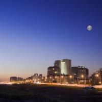 Cape Town Beachfront Accommodation in Blouberg, hotel in Bloubergstrand