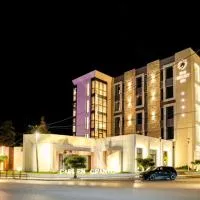 Grand White City Hotel – hotel w mieście Berat