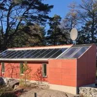 스테눈순드에 위치한 호텔 Small house near the center of Stenungsund