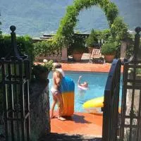Villa Paradiso,stunning views ac heated pool, hotel a Coreglia Antelminelli