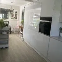 Comfortable Quiet Room in shared 3 bedroom hse Centre, hotell i Wallingford