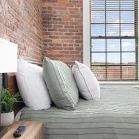 2BR loft condo in downtown Johnson City, viešbutis mieste Džonson Sitis