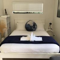 West Auckland Delight Stay, hotel in Henderson, Auckland