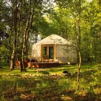 Dacza Puchacza Glamping, מלון בStare Osieczno