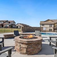 Serene Retreat with Hot Tub, Sauna, Pool & Gym, hotel in zona Fort Collins-Loveland Municipal Airport - FNL, Windsor